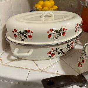 Vintage roast pan strawberry pattern